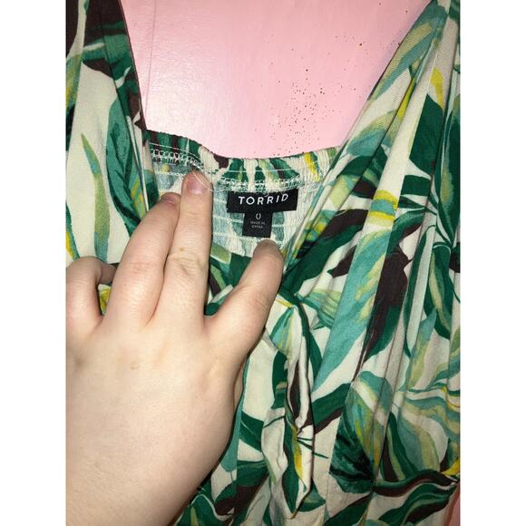 Torrid Tropical Leaf Print flounce hem romper size 0 (Large) - Picture 8 of 10